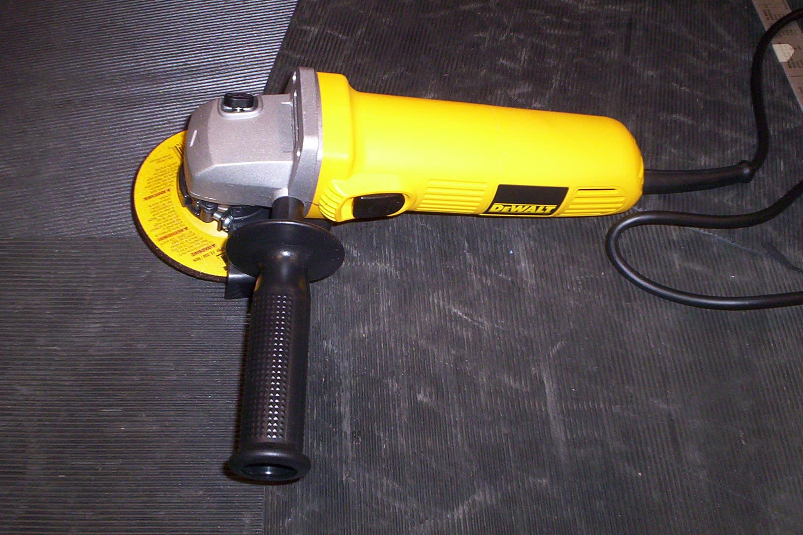 Angle Grinder 115mm (Corded) — DeWalt